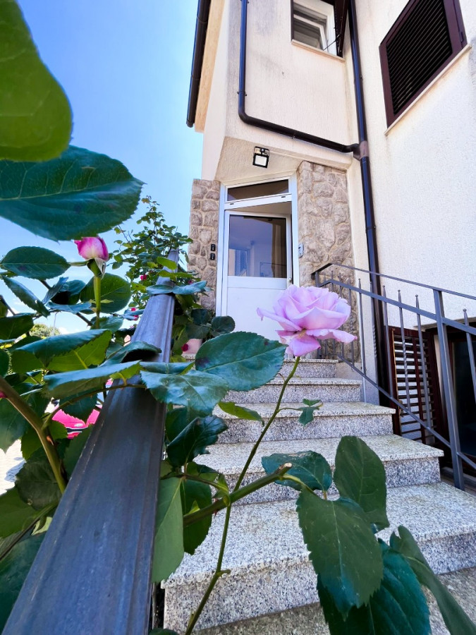 MarVil - Cozy Rooms with Private Terrace and Free Parking 🌅, Zadar & Krk Vacation Oasis Zadar